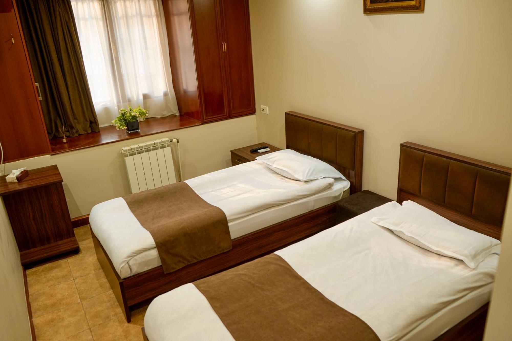 Time Hotel & Tours Ереван Экстерьер фото