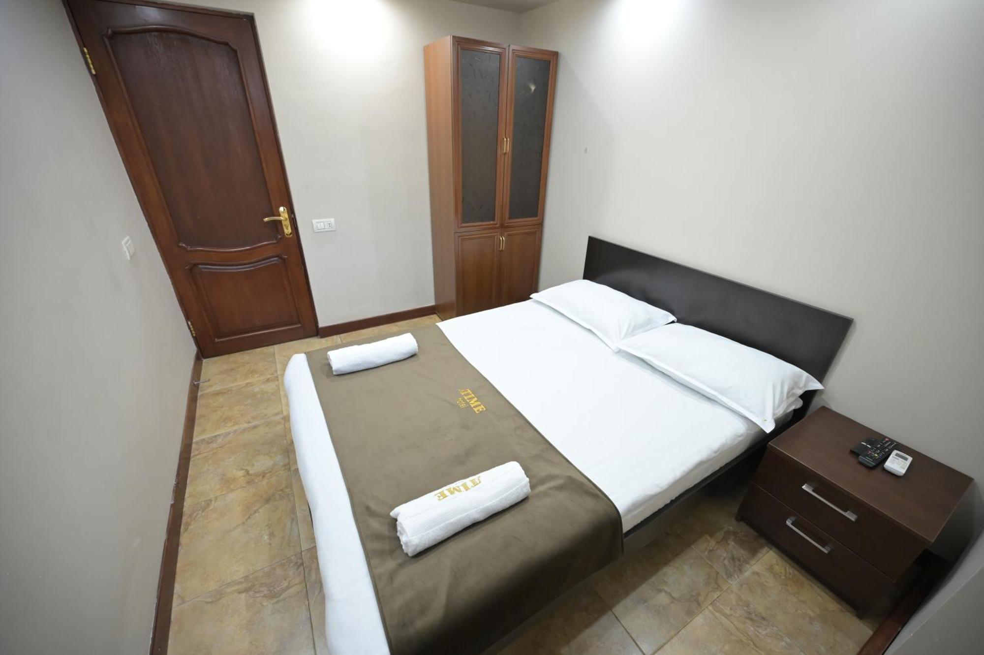 Time Hotel & Tours Ереван Экстерьер фото