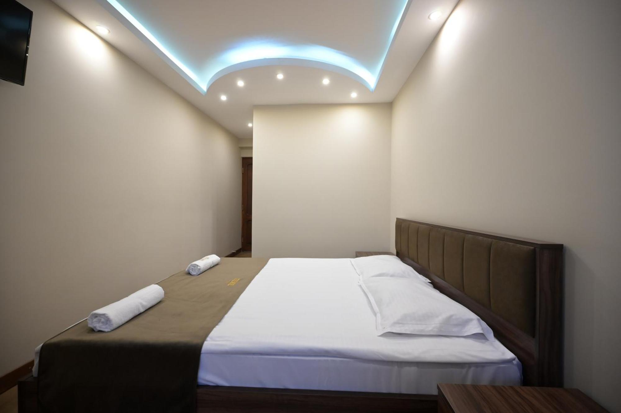 Time Hotel & Tours Ереван Экстерьер фото