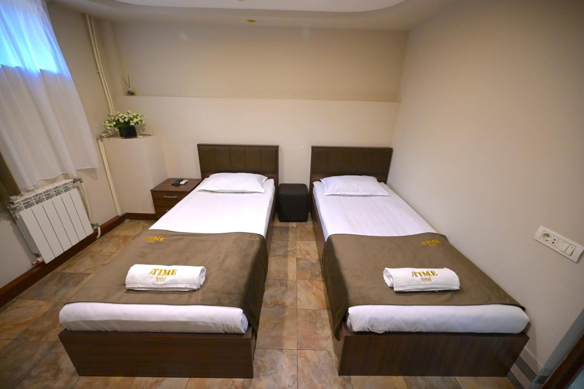 Time Hotel & Tours Ереван Экстерьер фото