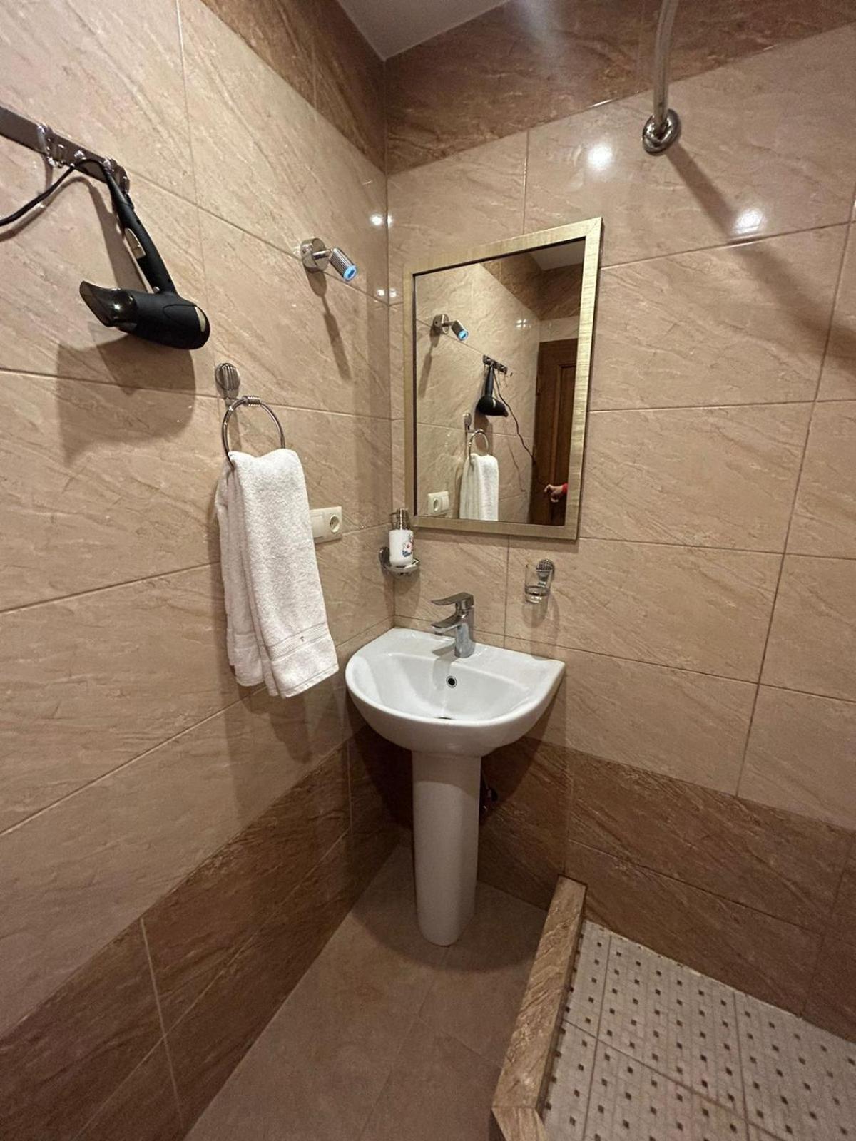 Time Hotel & Tours Ереван Экстерьер фото